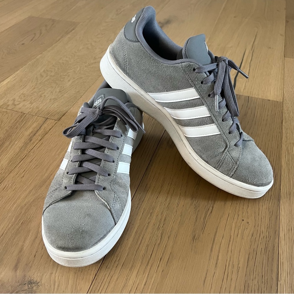 Mens suede gray Adidas court size 10